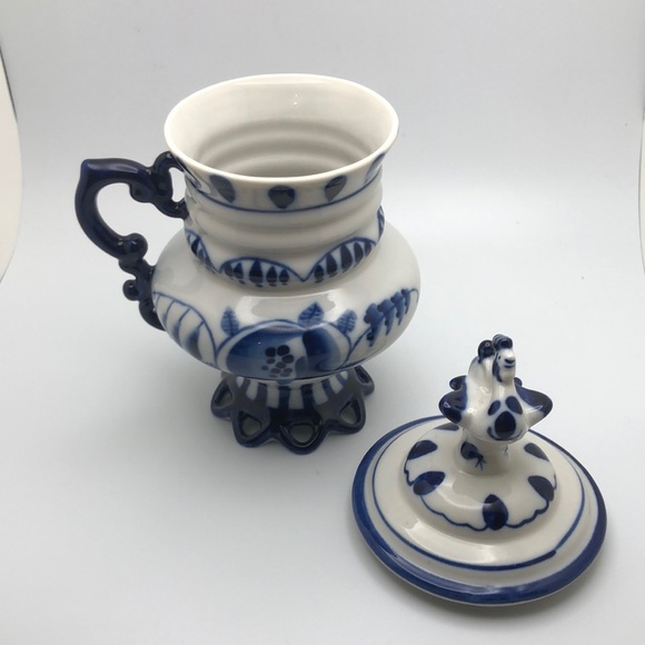 VTG Gzhel Russian hand painted porcelain cup with lid, Rooster Creamer - Picture 4 of 16